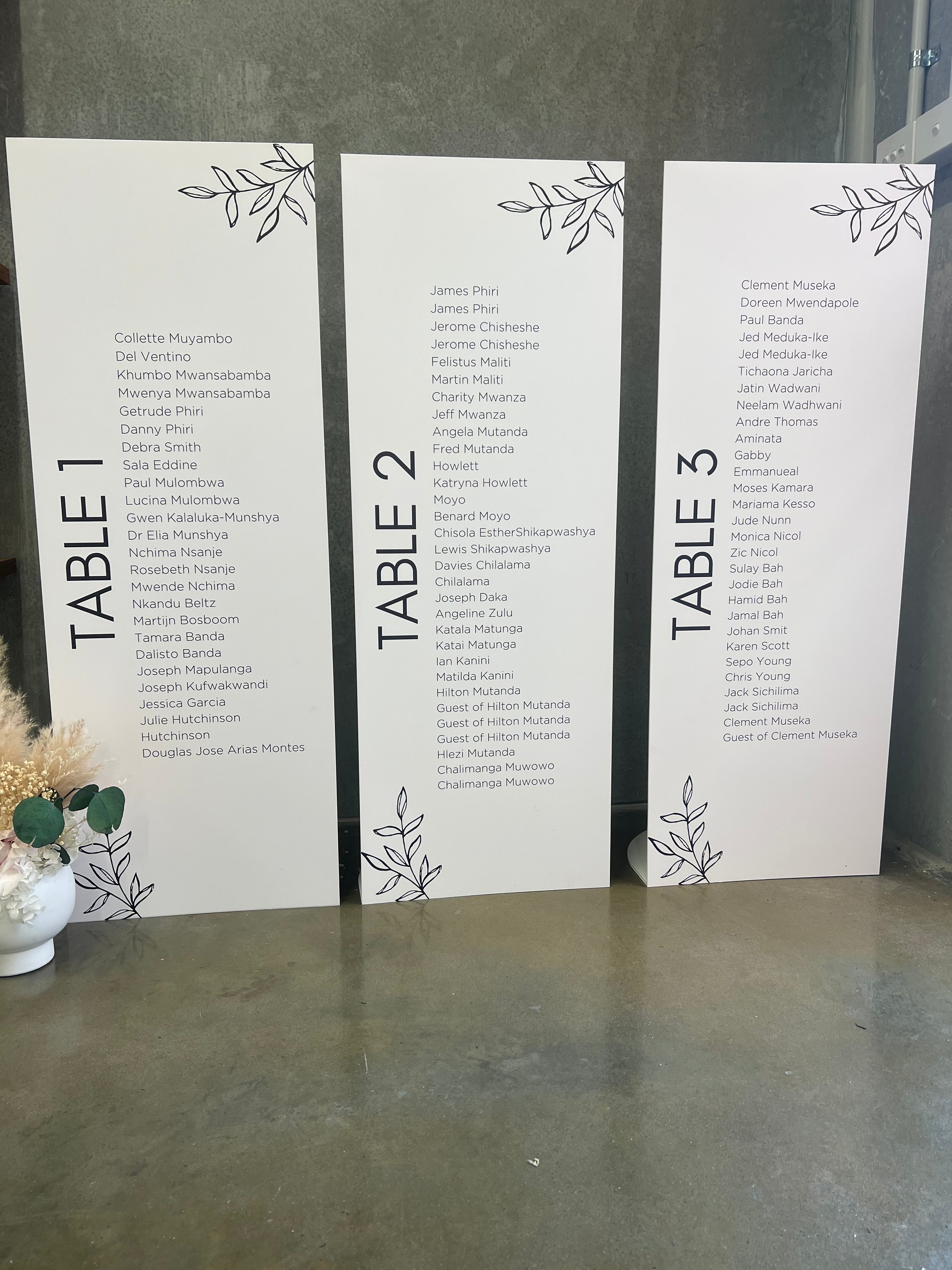 Free standing seating chart