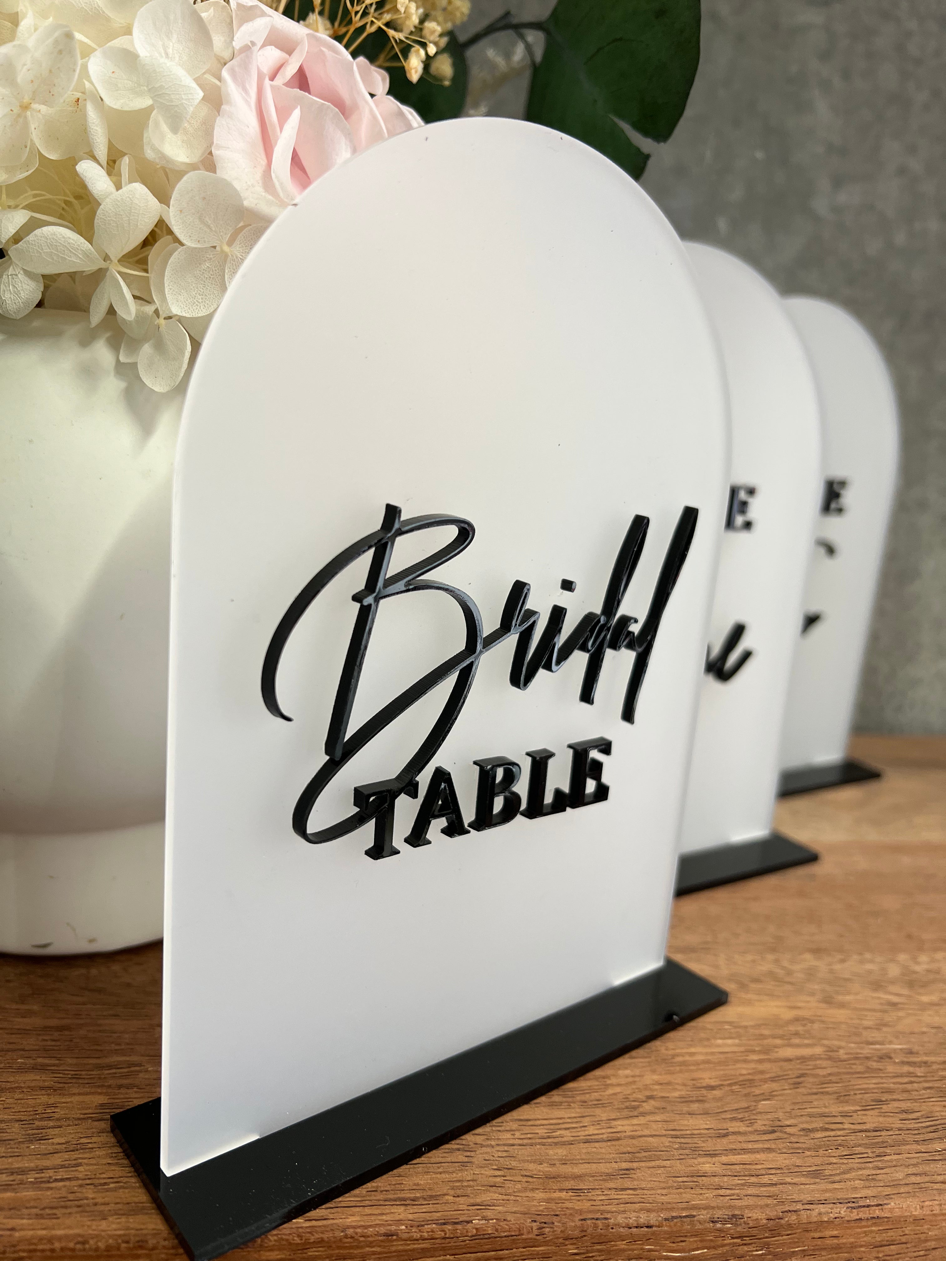 Customised table signs 3D – Two Daisies Creative