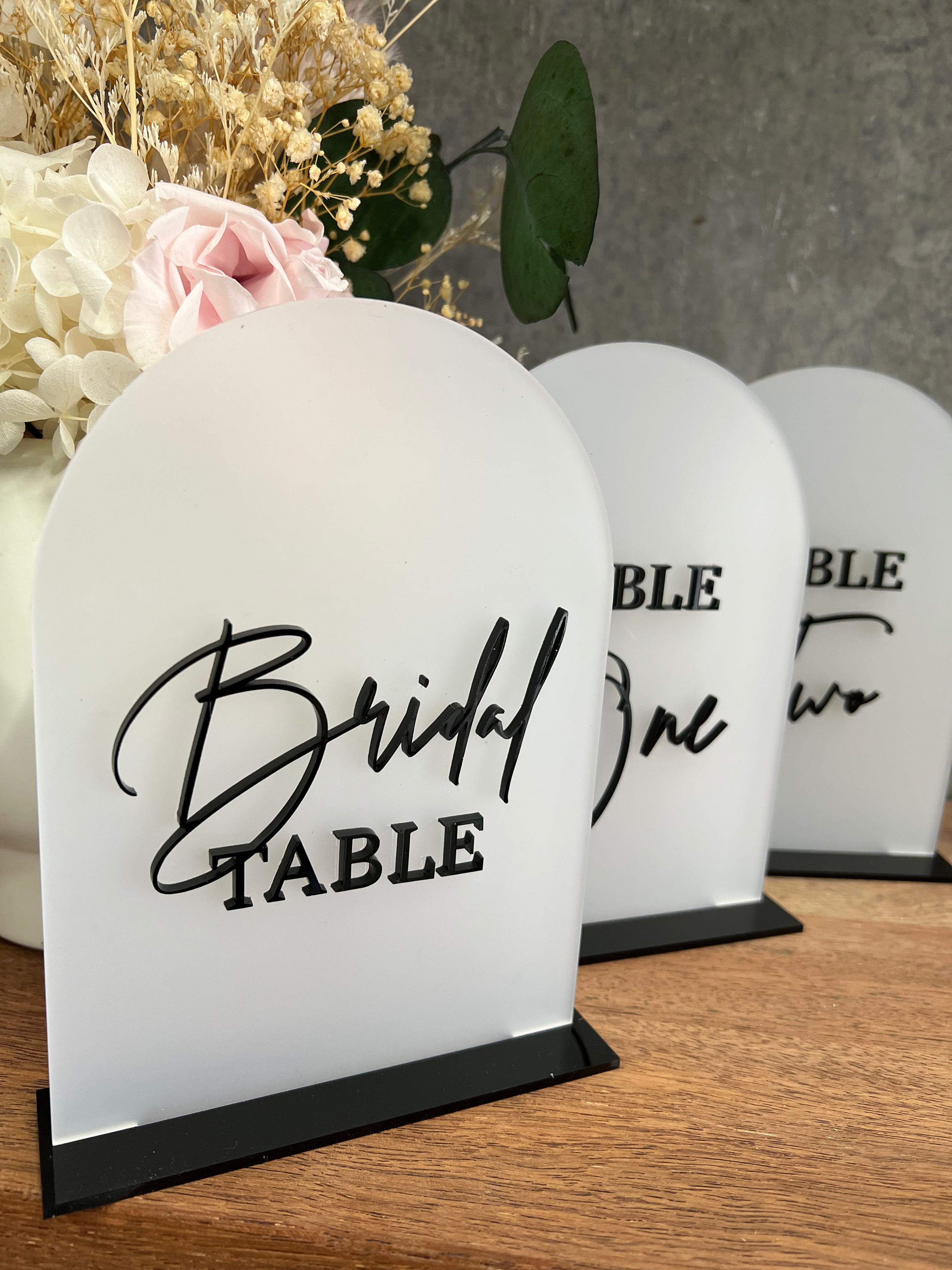 Triplexies Table Sign Customised table signs 3D – Two Daisies Creative